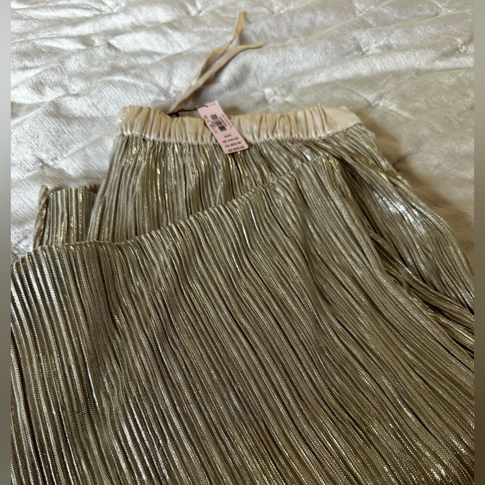 Victoria’s Secret silky pajama pants Elegant Gold Pleated Skirt M